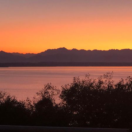 1-Bedroom Seaview Guesthouse On Seattle Luxury Estate With Views Of Olympic Mountains Eksteriør billede