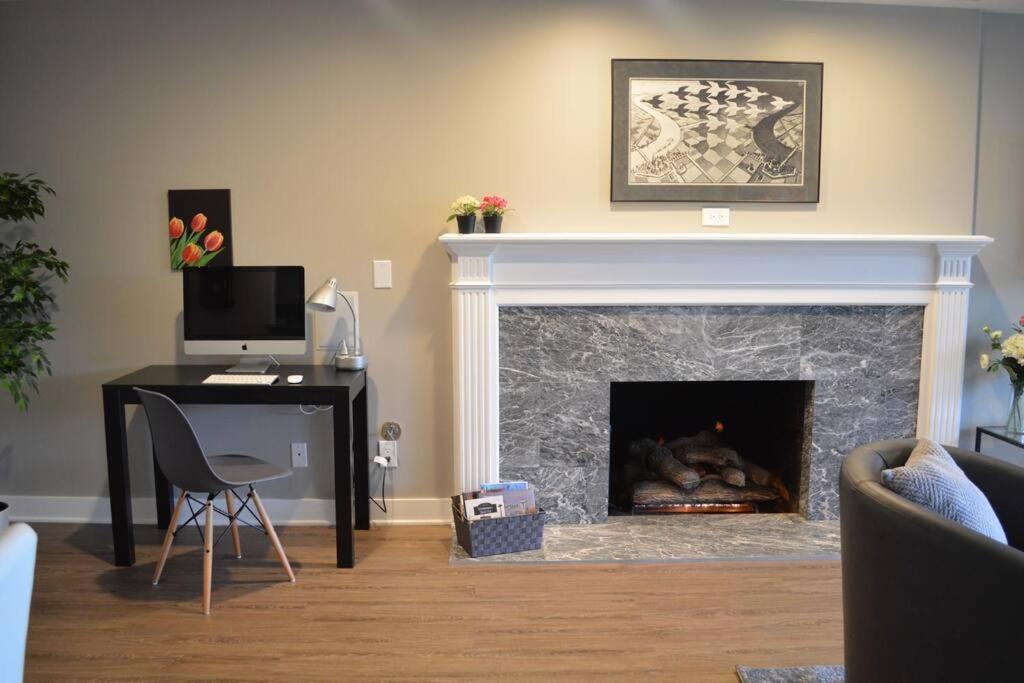 1-Bedroom Seaview Guesthouse On Seattle Luxury Estate With Views Of Olympic Mountains Eksteriør billede
