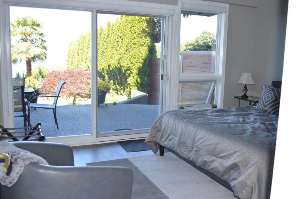 1-Bedroom Seaview Guesthouse On Seattle Luxury Estate With Views Of Olympic Mountains Eksteriør billede