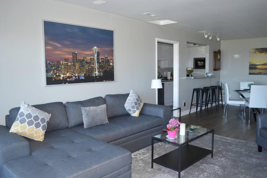 1-Bedroom Seaview Guesthouse On Seattle Luxury Estate With Views Of Olympic Mountains Eksteriør billede