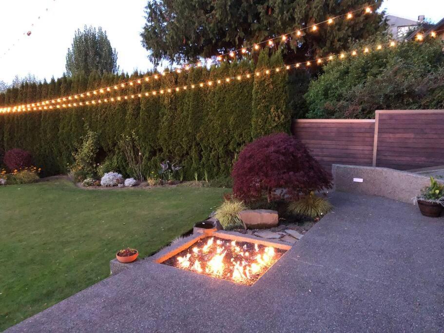 1-Bedroom Seaview Guesthouse On Seattle Luxury Estate With Views Of Olympic Mountains Eksteriør billede
