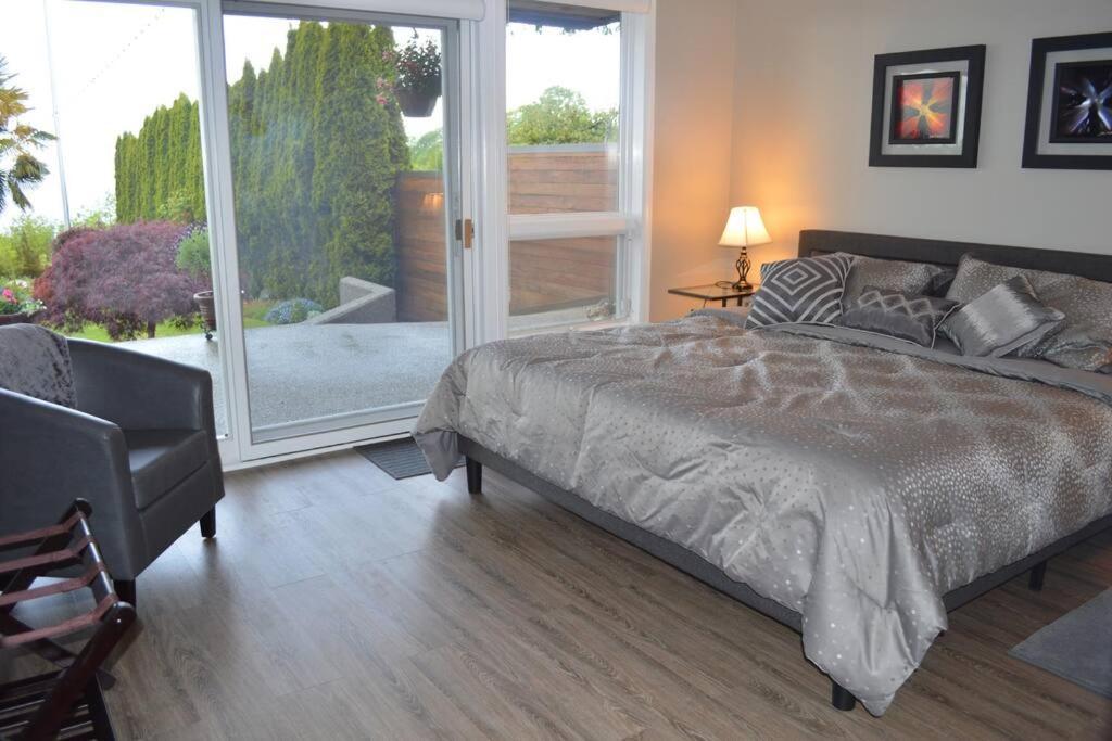 1-Bedroom Seaview Guesthouse On Seattle Luxury Estate With Views Of Olympic Mountains Eksteriør billede