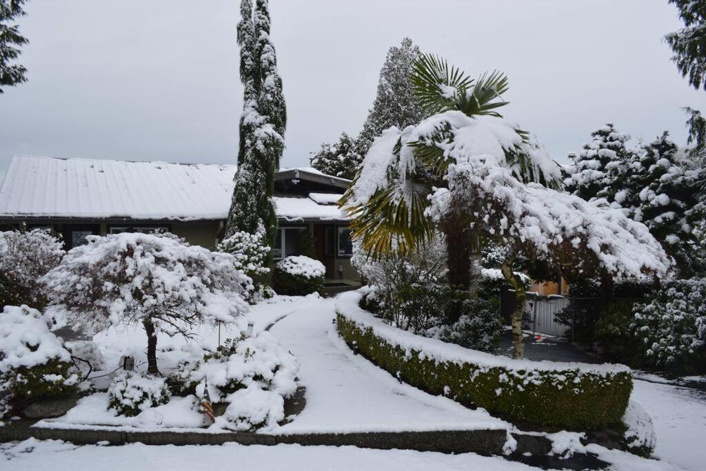 1-Bedroom Seaview Guesthouse On Seattle Luxury Estate With Views Of Olympic Mountains Eksteriør billede