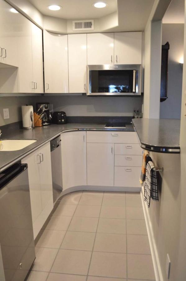 1-Bedroom Seaview Guesthouse On Seattle Luxury Estate With Views Of Olympic Mountains Eksteriør billede